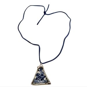 Liberty Blue Monticello Broken China Necklace – Silver-Plated Pendant